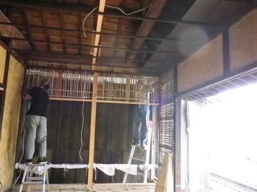 ツタの家、がんばってます。