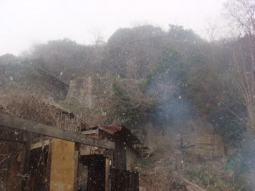 雪振る空き家解体ショー！？