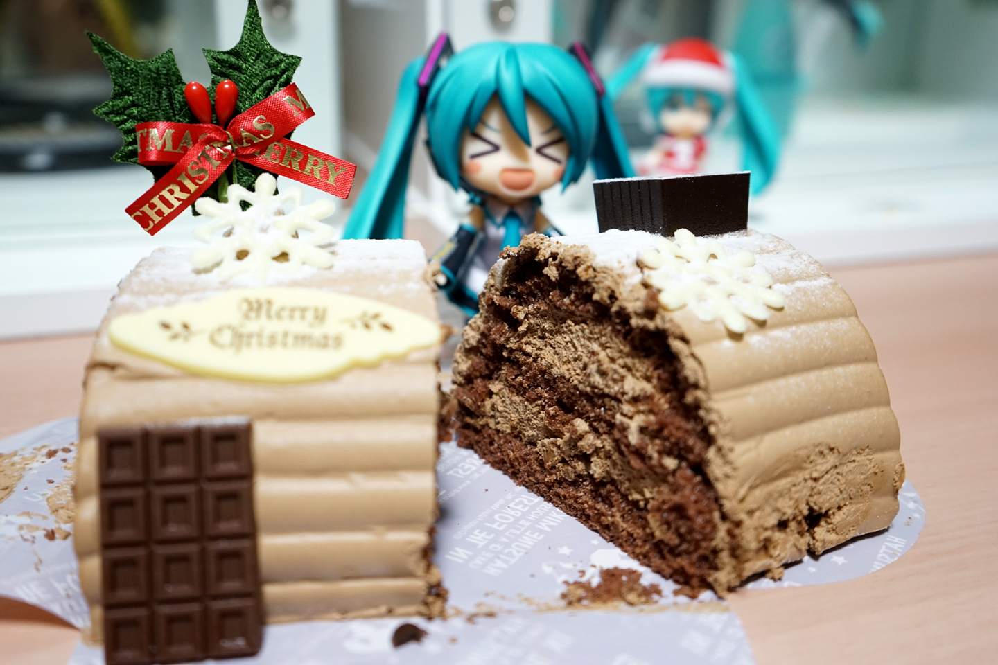 ファミマの 初音ミククリスマスケーキ13 買ったった 黄昏ドライブイン コスプレカメコはデジタル一眼の夢を見るか