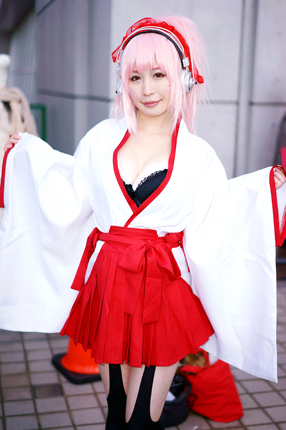 コミックマーケット87コスプレ はるんりぃ 様 すーぱーそに子 巫女ver 黄昏ドライブイン コスプレカメコはデジタル一眼の夢を見るか