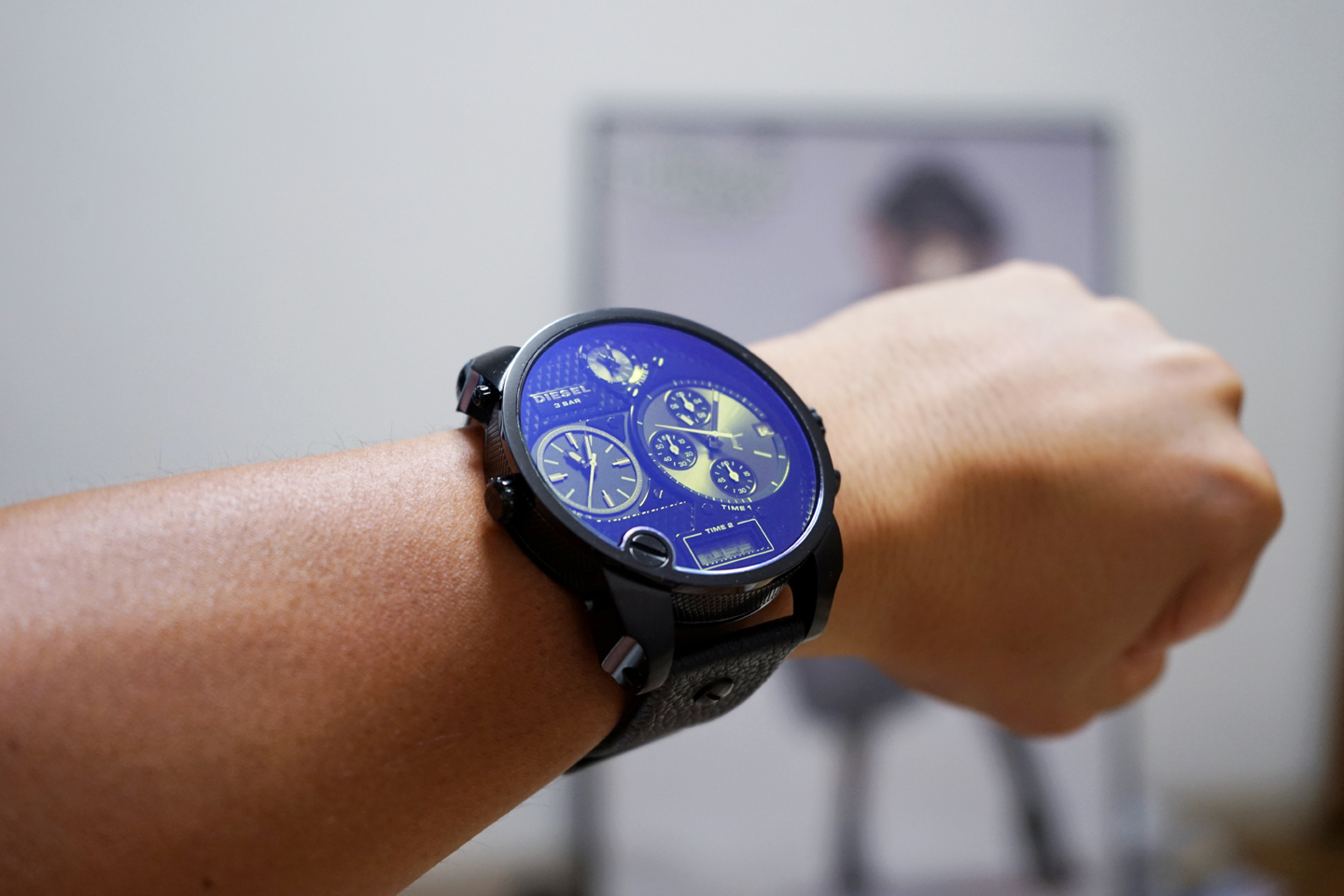 撮影中に時間が気になるので 腕時計を買ってみました 黄昏ドライブイン コスプレカメコはデジタル一眼の夢を見るか