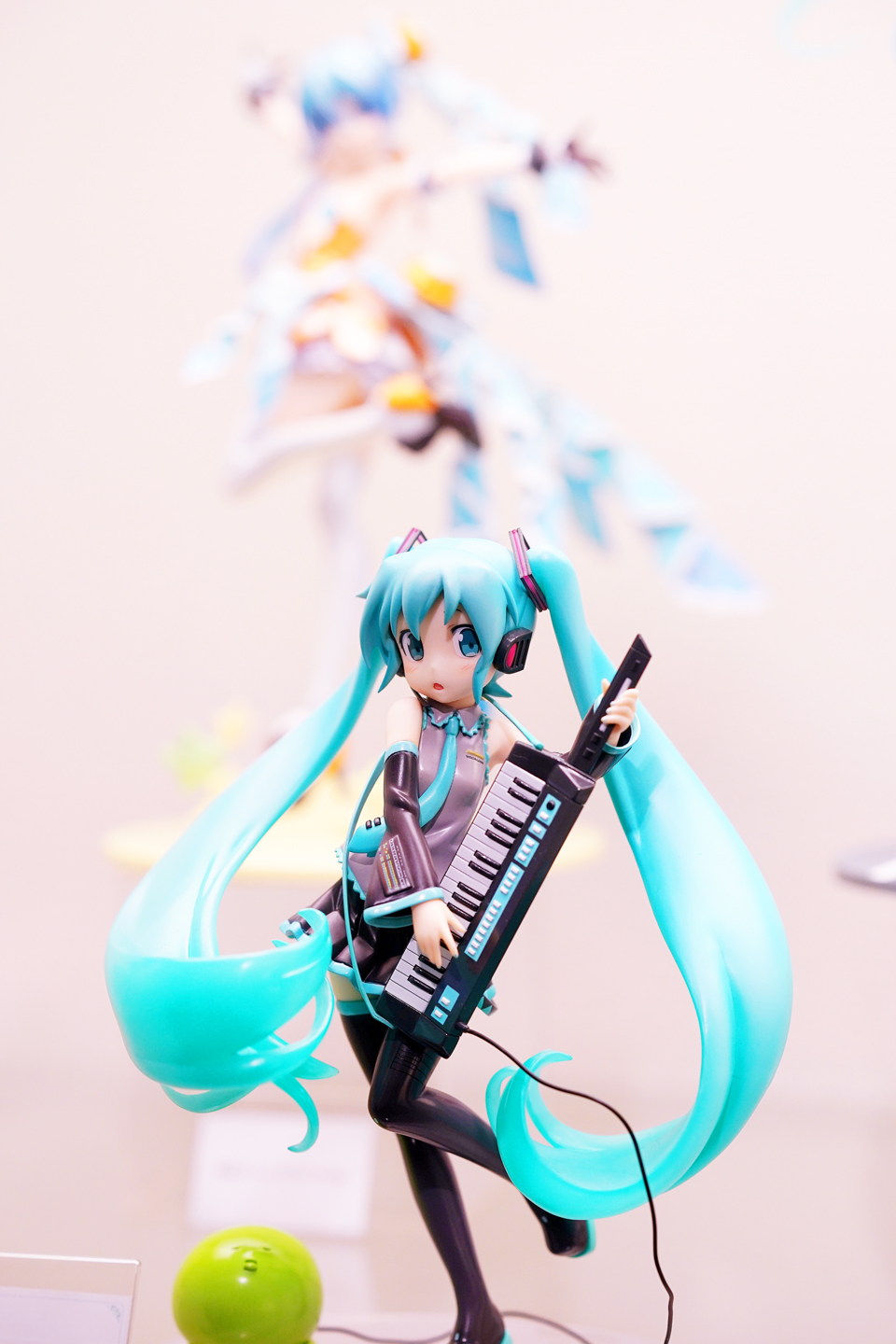 横浜人形の家 初音ミクフィギュア展」、約200体のミクさんフィギュアを