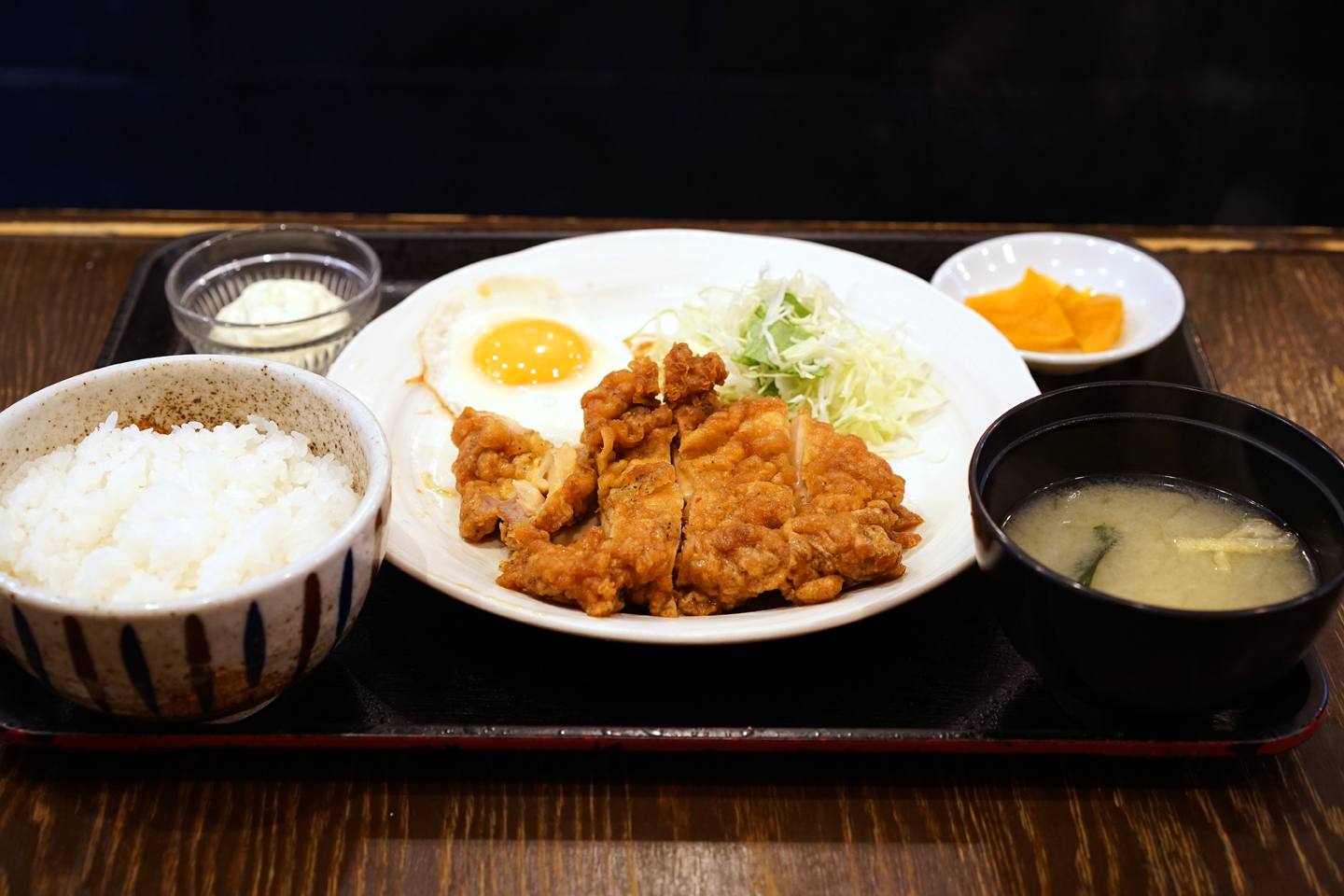 かっちゃん 上野店 定食はご飯おかわり自由 上野アメ横でコスパを求める店 黄昏ドライブイン コスプレカメコはデジタル一眼の夢を見るか