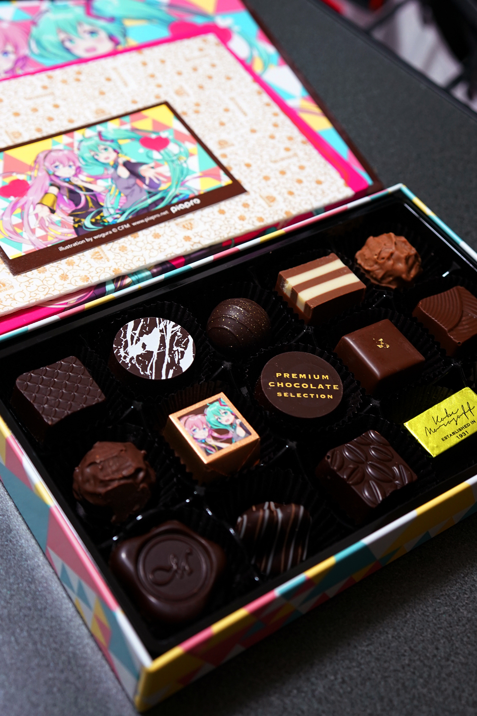 モロゾフ　初音ミク×巡音ルカ　チョコレートセレクション　バレンタイン限定品　 モロゾフの「初音ミク×巡音ルカ チョコレートセレクション」を雪ミク