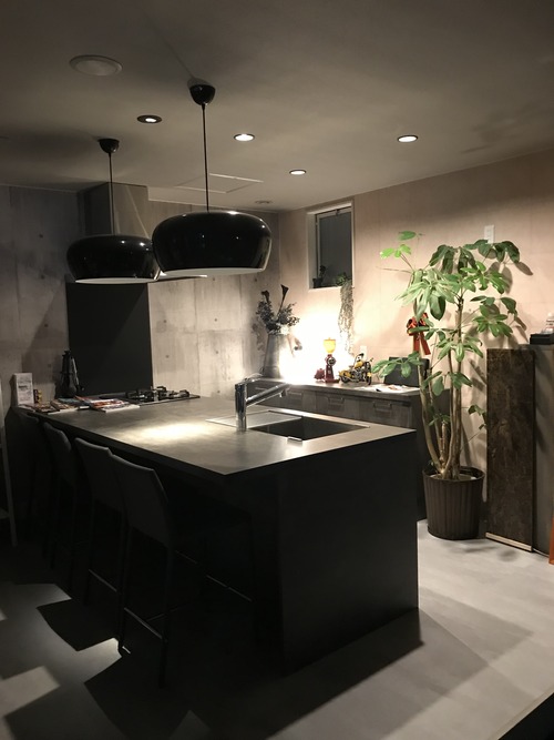 FB8A1096-EE8E-44CA-864B-08707974BEB1