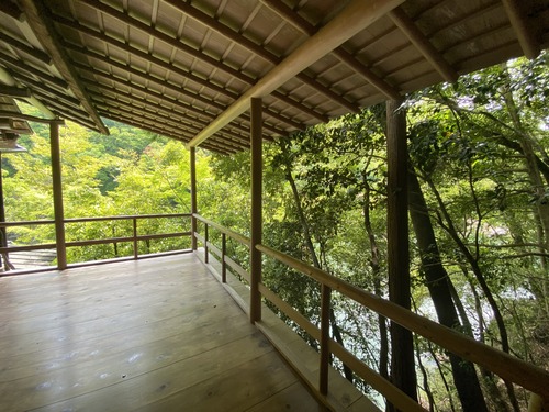 657B3422-7531-4525-AE0F-2B0CBE80A701