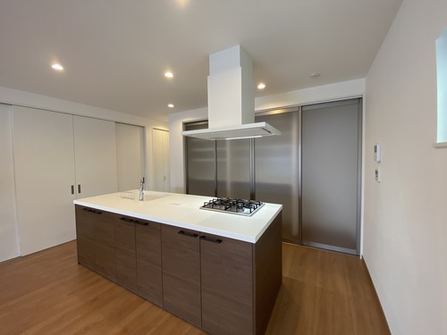 B4302842-33A9-4918-9E64-11C64B399785