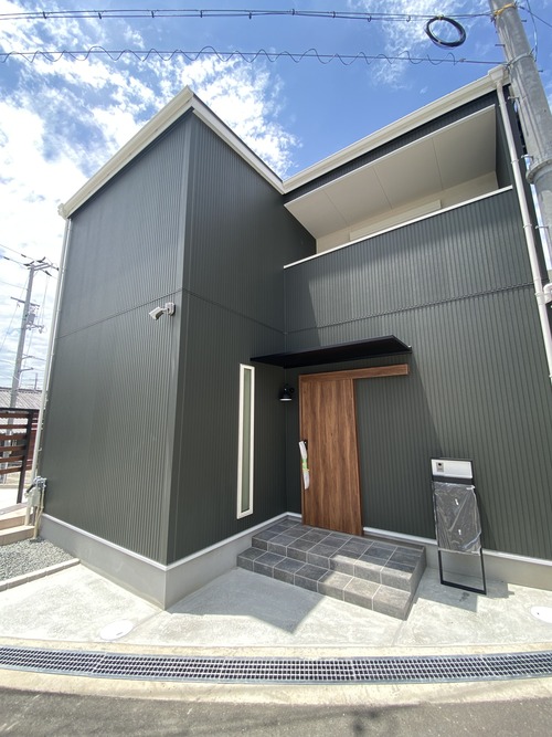 3384DEBF-CDC9-4C6F-A381-55FA861CF5B9