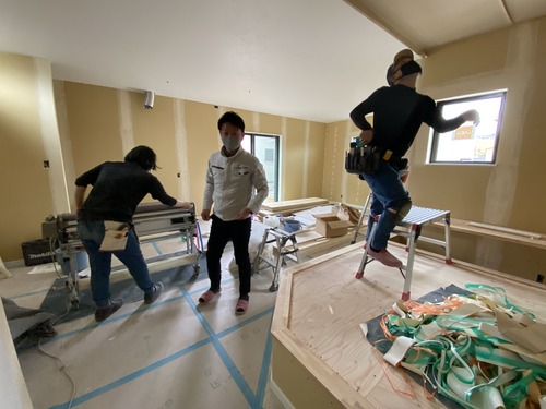 E2CDE881-976B-4E95-90AA-81D3317DC93F