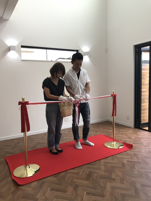 61D25A48-EAC4-4A6E-B806-D426516B6E9C