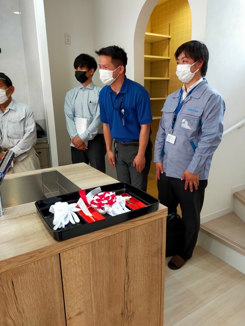 D5431254-FA5C-449B-A075-89CFD36855D3