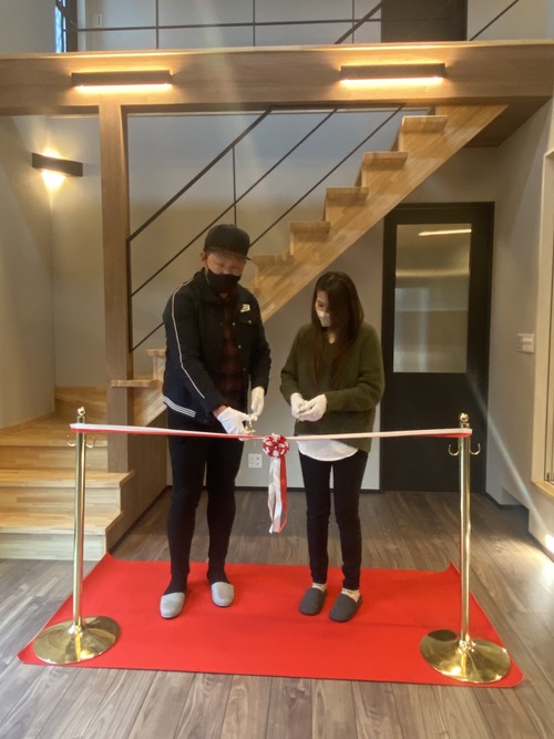 EF0AF59F-FD3B-413E-B861-04DE1539C4B7