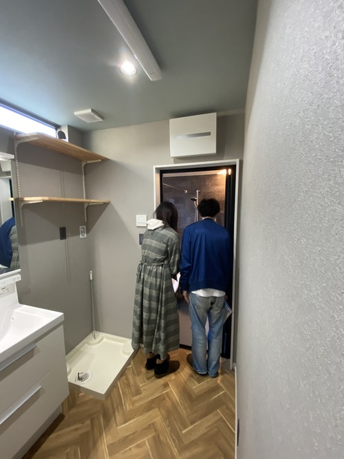 4A0A8E6D-761C-44C7-8D37-BEF6ED0A2CFD