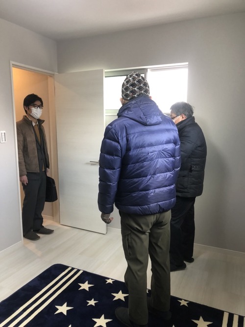 0A09C2F5-6D26-404D-A0DA-C0A583F511A3