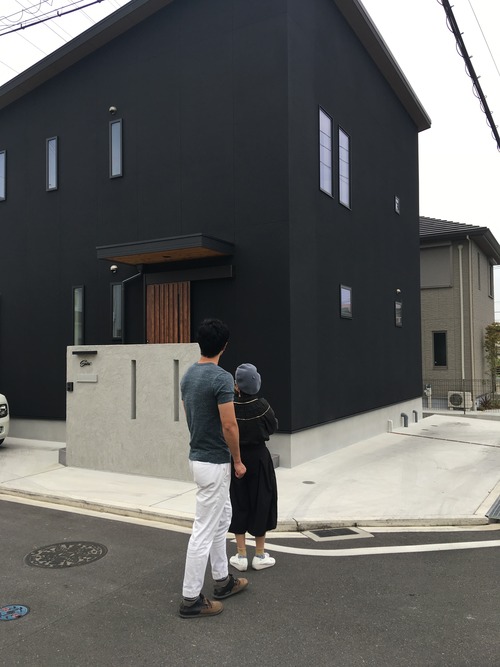 AF5B276D-BC6B-444E-9452-AE025DCD7F67