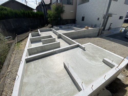 31B06F9C-ABA6-475A-BAE4-FB67B704A2D7