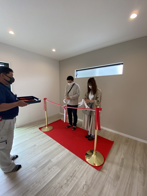 976EE88F-7522-47D5-BF48-48BFCBCDD034