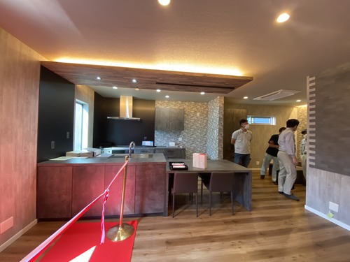 F4FF6E6F-533C-4E24-BC58-937889C0C396