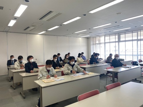 8F7C1AB7-D13C-4E04-9188-0B87A60D9B99