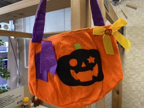 CFDCC549-55AE-4483-8F0D-02ACD0F251BE