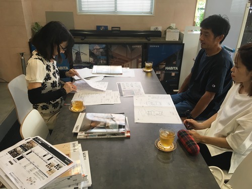 ED1B6F06-17D2-4F46-B5F4-F226F5D6E9FF