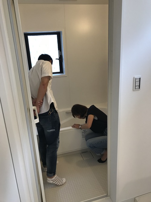 0074AF5B-827D-4B8A-9B38-1B1294C301DC