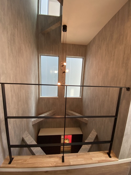 1A6E7A05-45E3-4252-B0BA-7E26C955704D