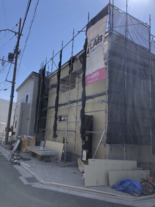 5D0E5FFF-E1E1-4303-BE25-D0C648119BA3