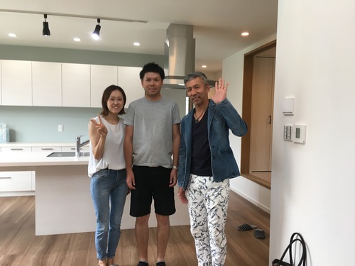 0C473F03-D5E2-4DC3-88CA-93B9E4BA8A09