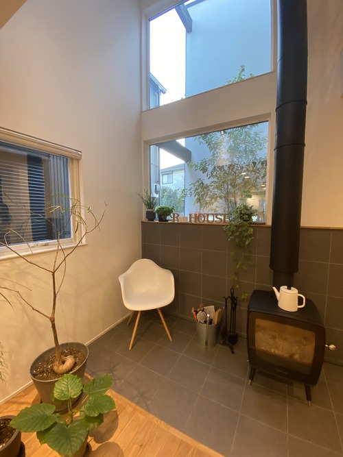 EDCC451B-8BC0-4252-81E6-AC848C08807D