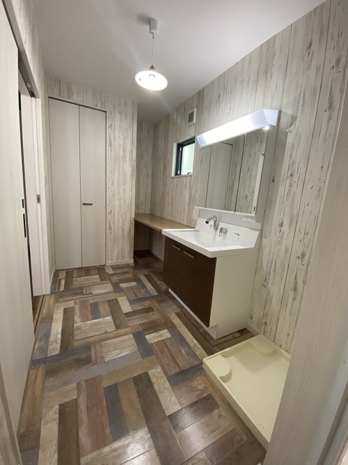 49A74834-0D33-4BA1-8955-B1136D7F8471