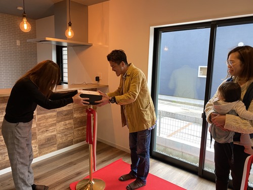 9987CB4D-3344-4EA9-ACE4-C19D6530A962