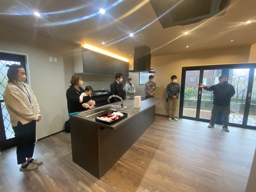 461C41B3-9B2D-42E6-9B00-813313ED28EA