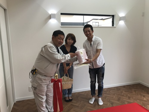 E2348197-B041-48C5-9271-D2C2C2BAAD12