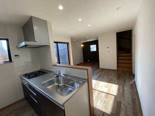 49B28E02-D964-43D4-8EC1-43547A36F202