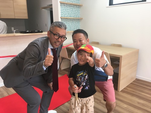 EB68F58E-0EA5-4610-9999-9E0CE47806E5