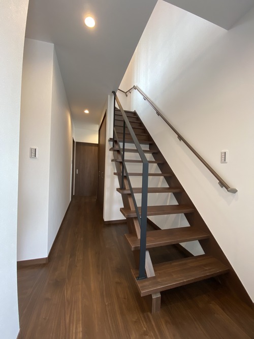 EBECFB08-9887-4B2E-A837-AA10698921BD