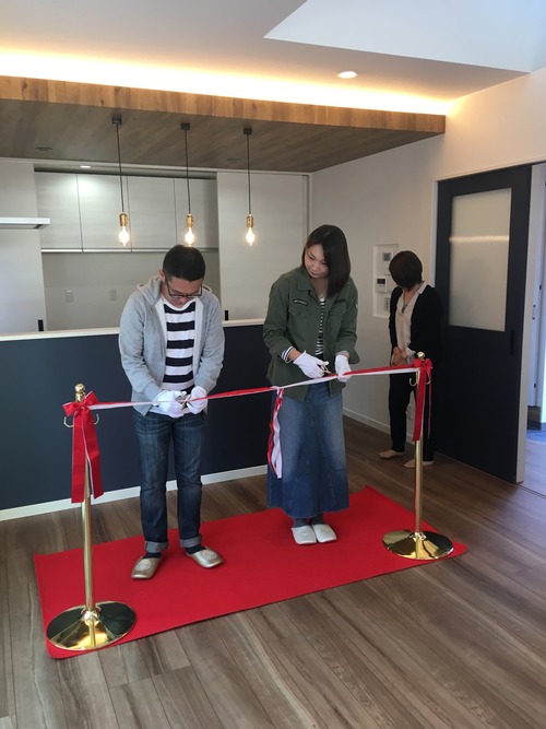 B383263A-DBEF-4FAF-96AB-3170F020E0F6