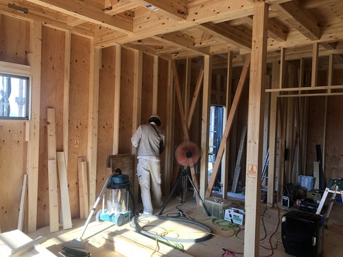 ED6396E4-187B-4067-B51E-2642E8E028C1