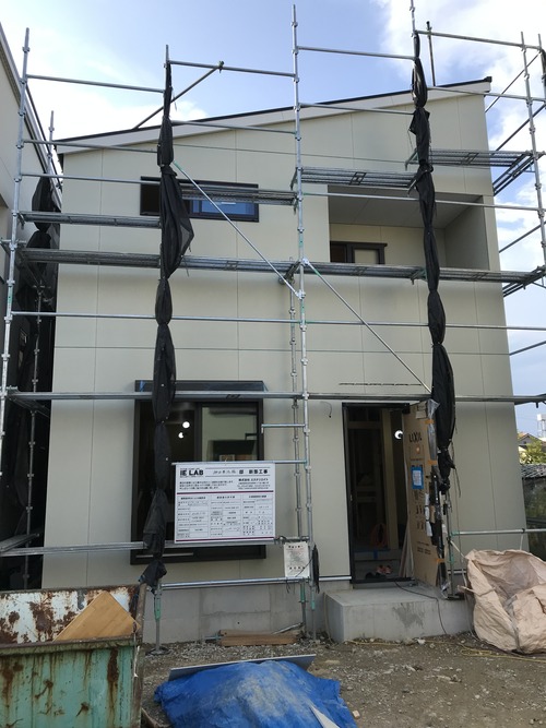 693DC335-8F37-4485-8B1E-3F85DD7DD116