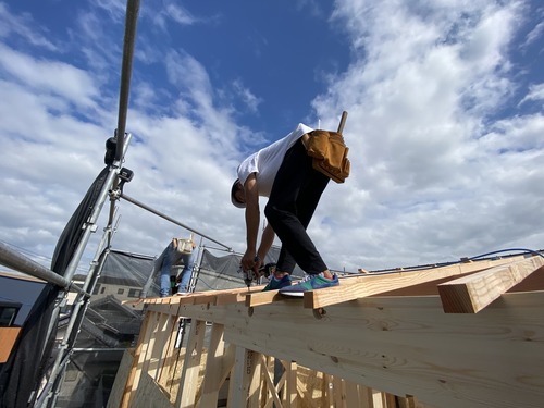 3E5B4C15-0BB0-4CD4-B66F-30E3F07DE6A2