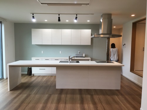 0807259A-C0D5-4337-AC16-70667B7C175E