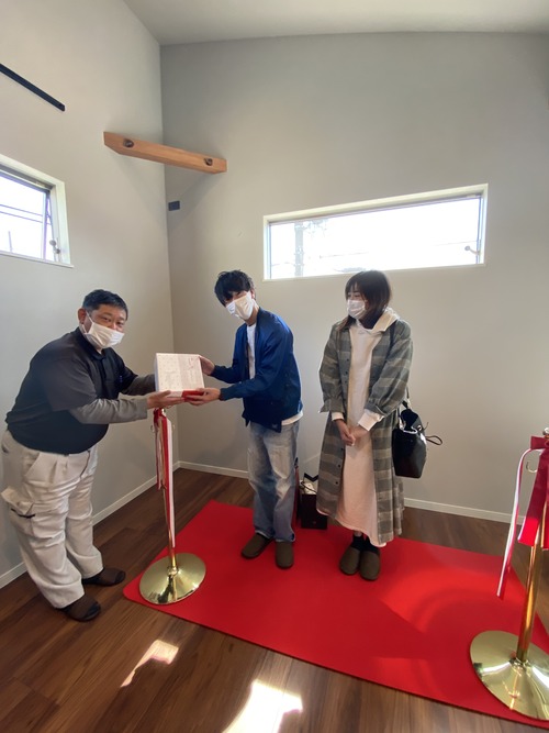 414B6B36-1D2C-4310-A45F-FC9699F383E3