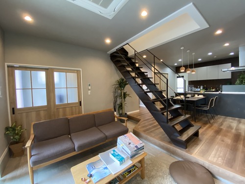 FA86CE42-0F73-4FC5-8821-8950773877DE