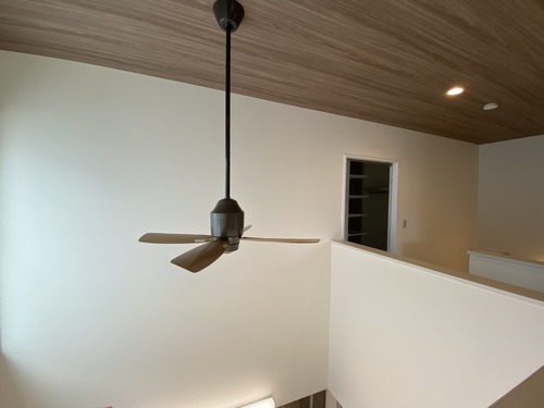 E1AC1E3F-6628-4015-8EBD-80D7ADE24DCE