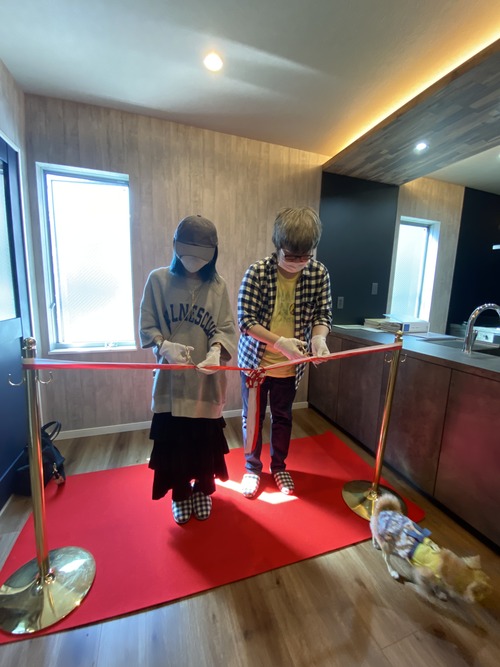 8B078404-3F83-4FA5-AF49-A2B00E0AA938