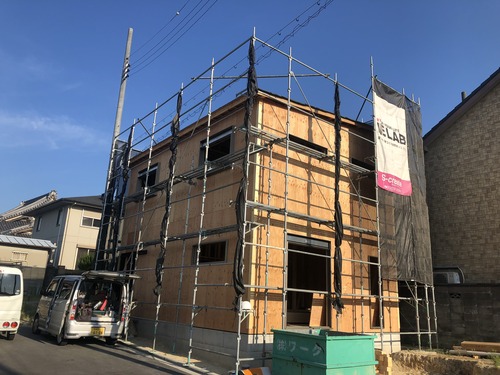 6482AABF-CECB-4E23-AA31-423E50CD4564