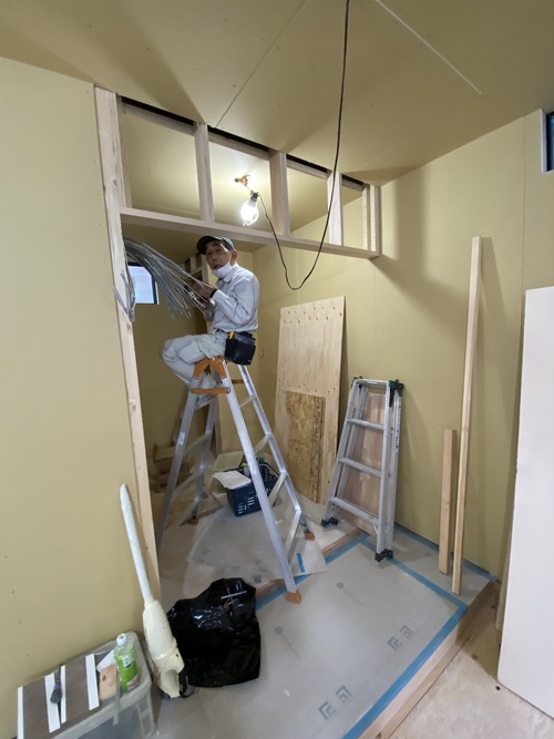 0CC56778-E47B-4592-832E-506A12698B54