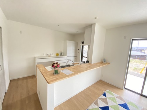 8E1DEDE4-553D-44DD-87F6-887823671E81