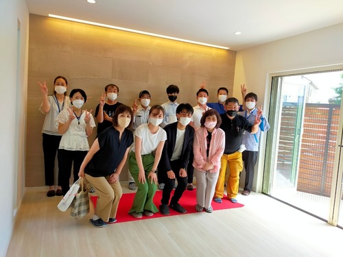 A91E3174-11DA-4E44-B23D-E26036F6B286